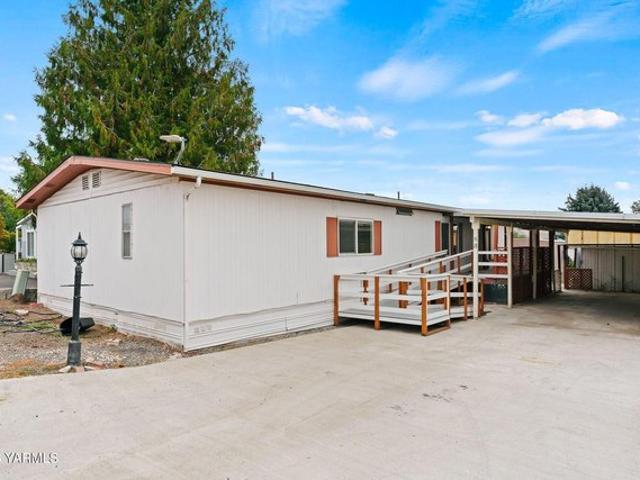 House for sale in Selah, Yakima County