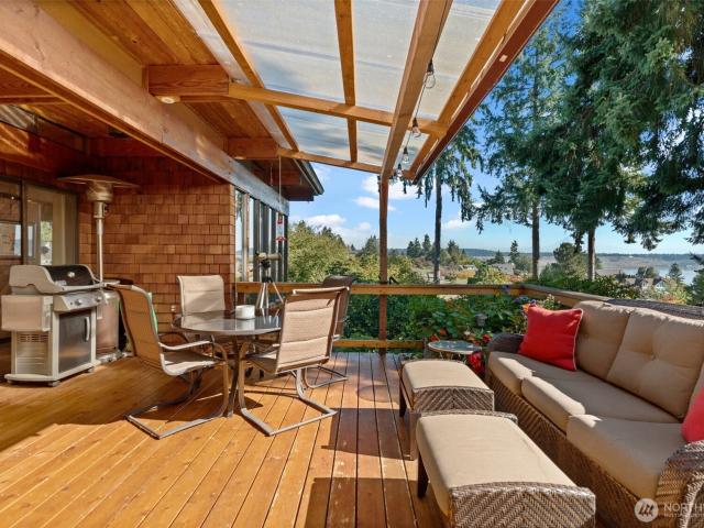 House for sale in Fox Island, Washington