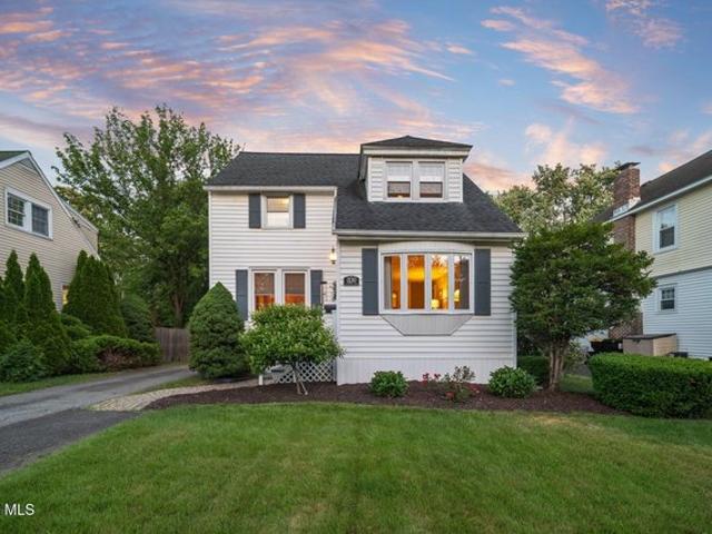 House for sale in Niskayuna, New York