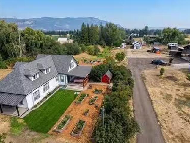 House for sale in Spallumcheen, British Columbia