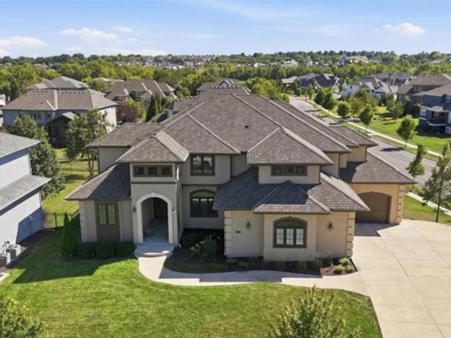 House for sale in Metcalf South Estates, Overland Park