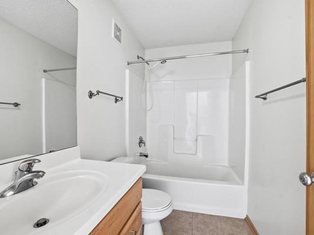 Townhouse for sale in Hennepin, Minnesota