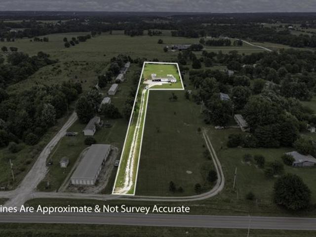 House for sale in Barry, Missouri