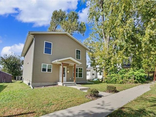 House for sale in Wellington Heights, Cedar Rapids