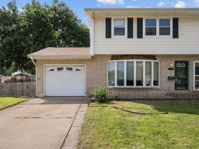 Condo for sale in Moline, Illinois