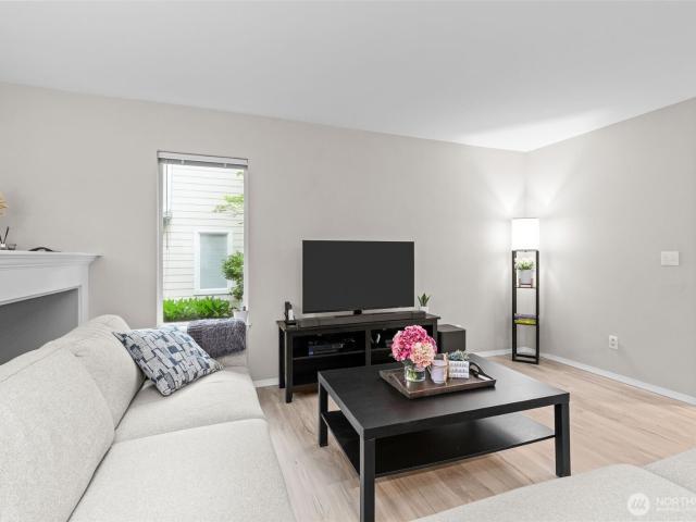 Condo for sale in Everett