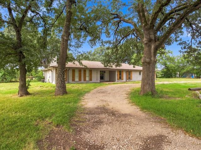 House for sale in Wills Point, Texas
