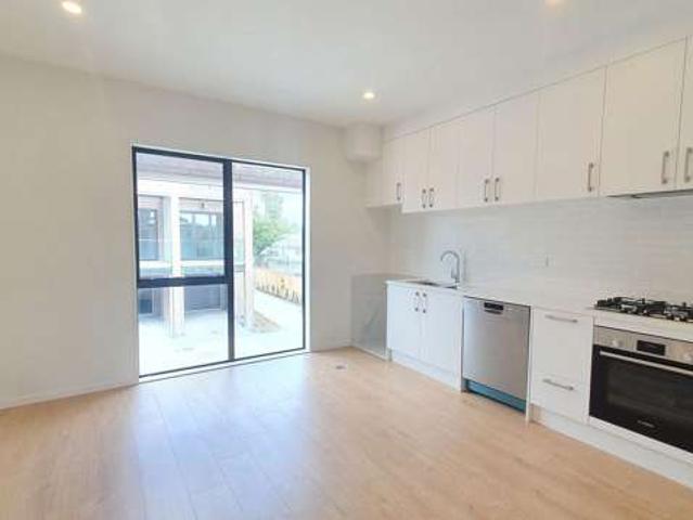 Townhouse for rent in Mount Albert, Albert-Eden