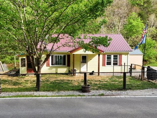 House for sale in Woollum, Kentucky