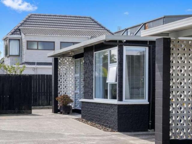 Apartment for sale in Wairau Valley