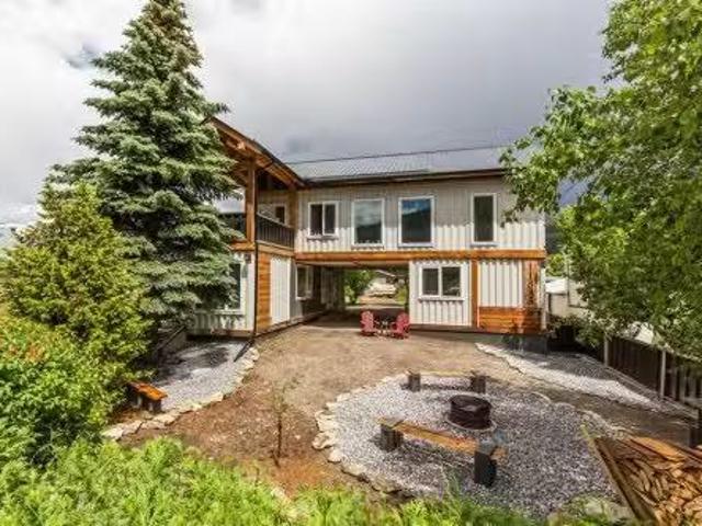 House for sale in Blairmore, Alberta