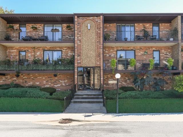 Condo for sale in Palos Hills, Illinois