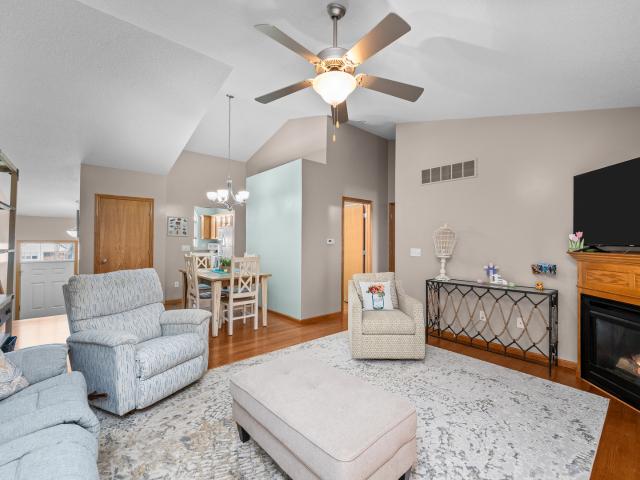 Townhouse for sale in Silvis, Illinois