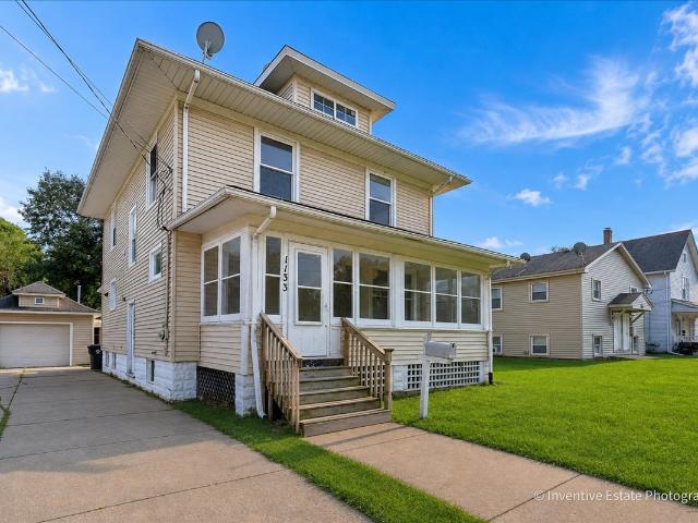 House for sale in Aurora, Illinois