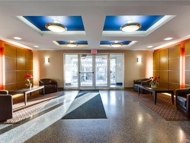 Condo for sale in Eastchester, New York