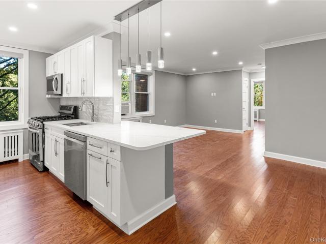 Condo for sale in Glenwood, New York