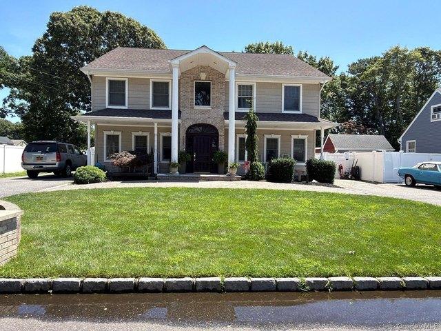 House for sale in Bohemia, New York
