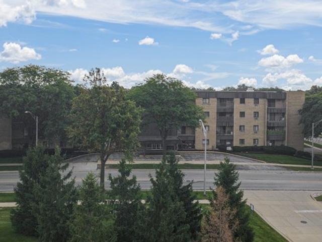 Condo for sale in Lombard, DuPage County