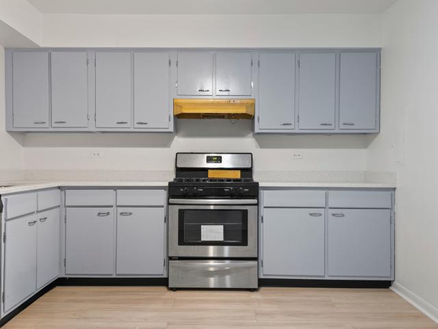 Condo for sale in Flowerfield, Lombard