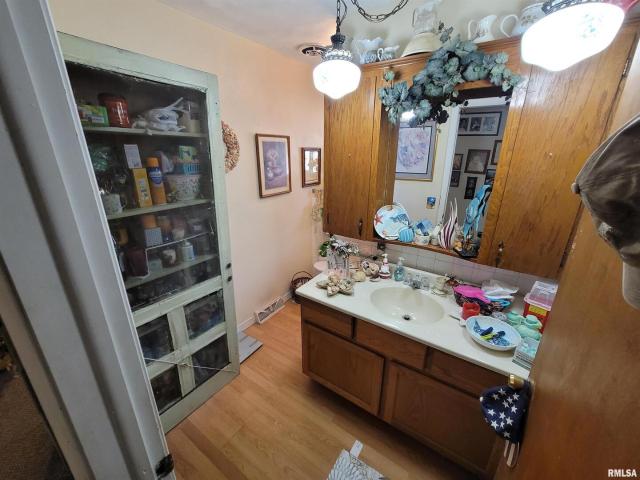 House for sale in Kell, Illinois