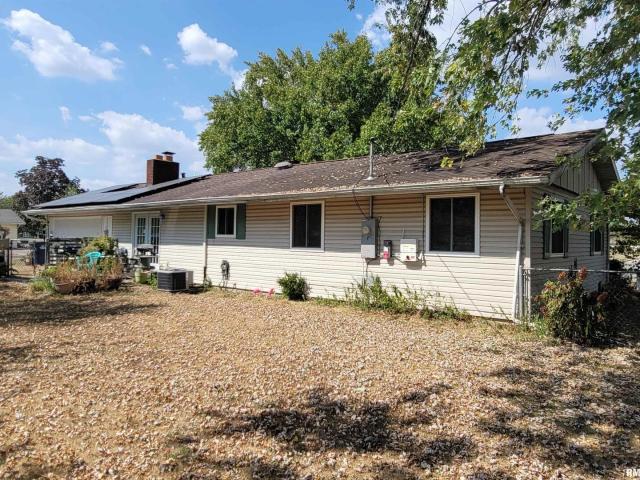 House for sale in Kell, Illinois