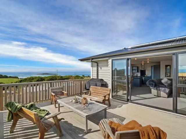 House for sale in Otakou