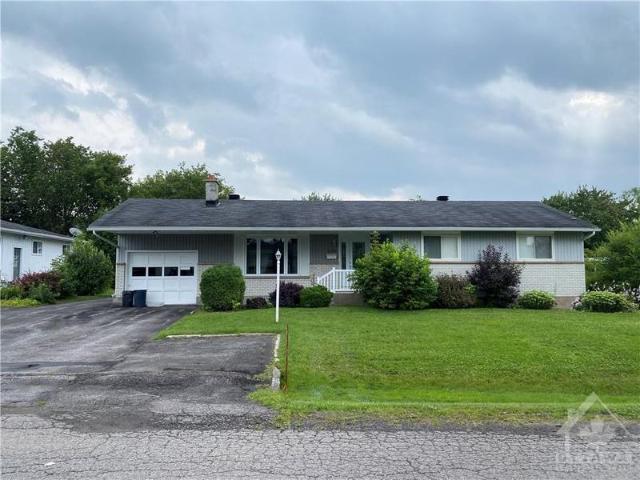 House for sale in Orleans