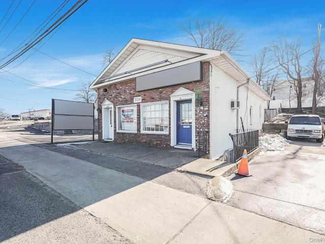 Commercial for sale in Independence Plaza, Town of Brookhaven