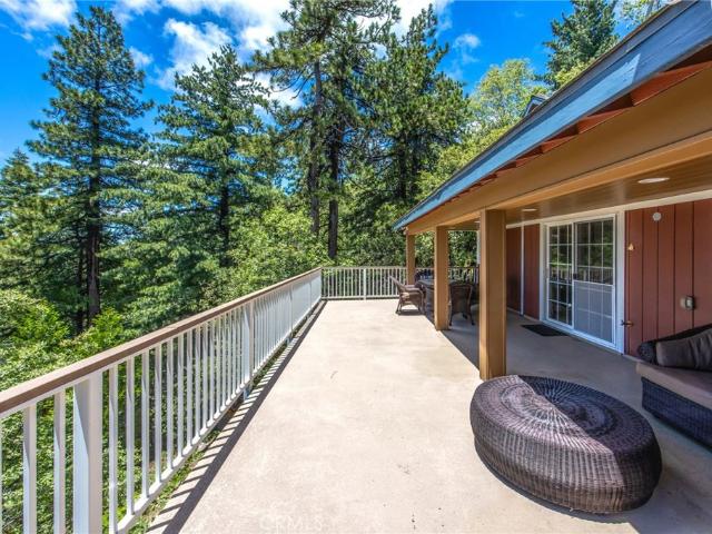 House for sale in Rimforest, California