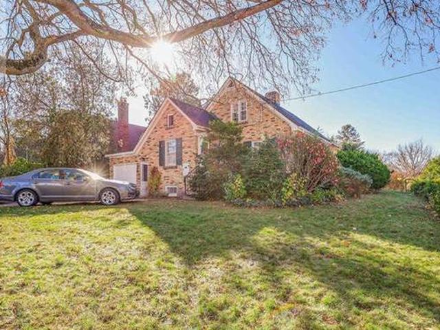 House for sale in London