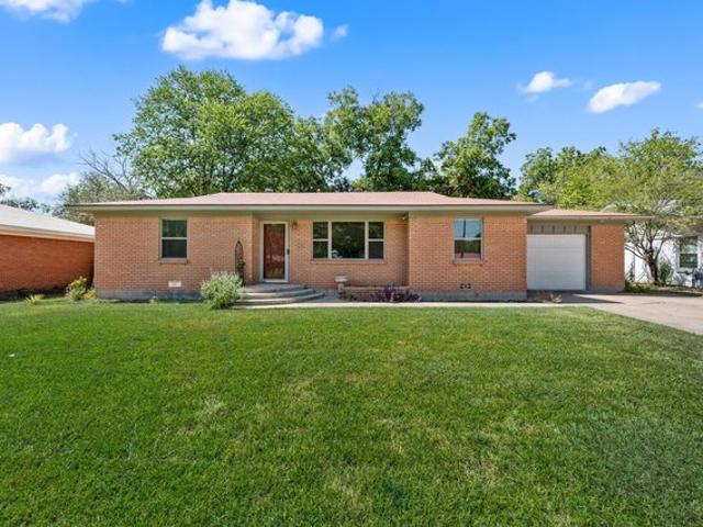 House for sale in Benbrook, Texas
