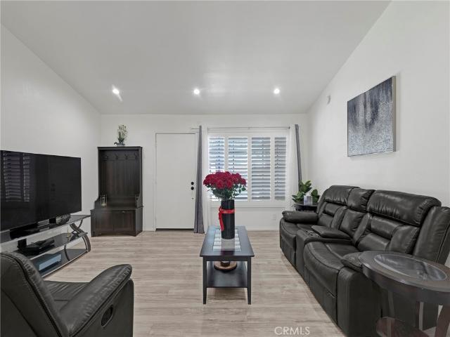 Townhouse for sale in Pacoima Neighborhood Council, Canoga Park