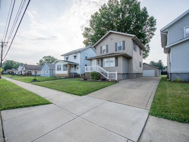House for sale in Uhrichsville, Ohio
