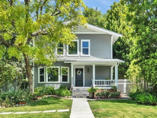 House for sale in La Canada Flintridge, California