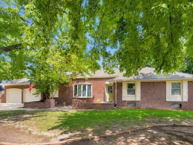 House for sale in Derby, Sedgwick County