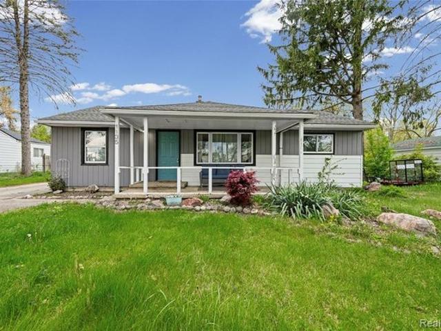 House for sale in Walled Lake, Michigan