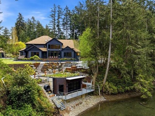 House for sale in Fox Island, Washington