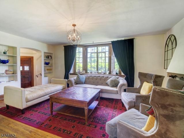 House for sale in Elizabeth, New Jersey