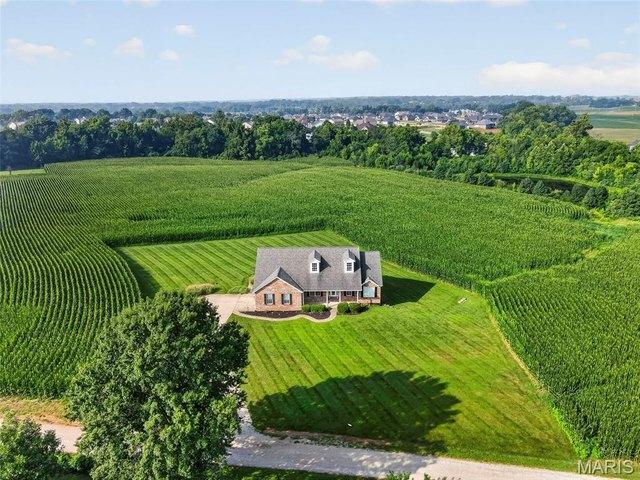 House for sale in Monroe, Illinois