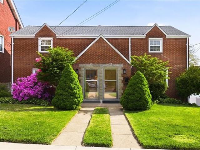 Townhouse for sale in Pittsburg, Pennsylvania