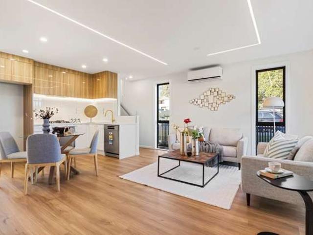 Townhouse for sale in Mount Wellington