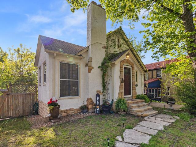 House for sale in Hennepin, Minnesota