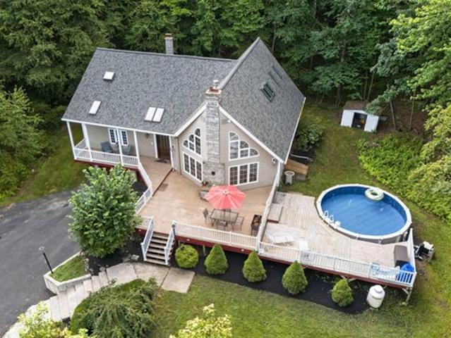 House for sale in Cropseyville, Town of Brunswick