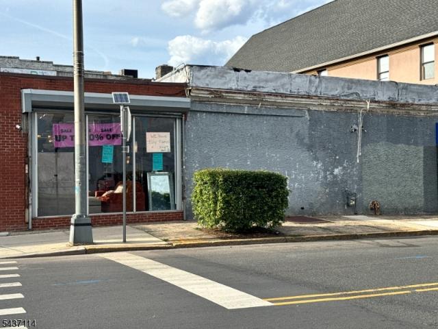 Commercial for sale in Elizabeth, New Jersey