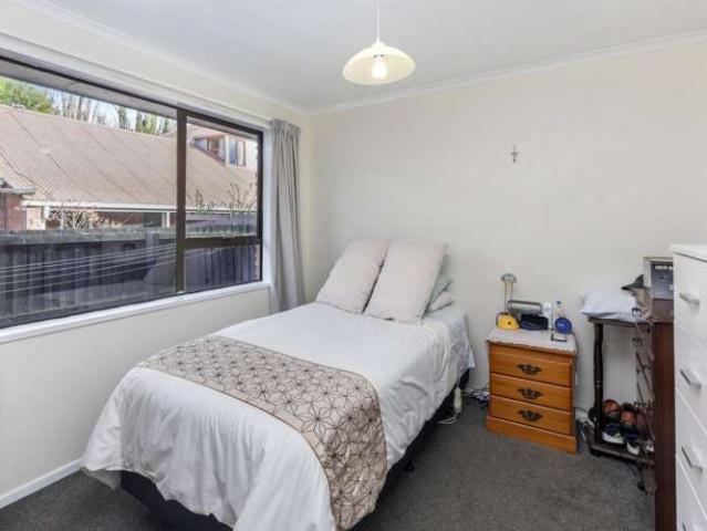 House for sale in Chaslands, Canterbury