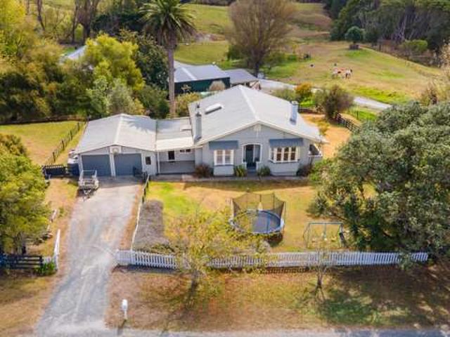 Property for sale in Wellsford