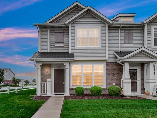 Townhouse for sale in Crown Point, Lake County