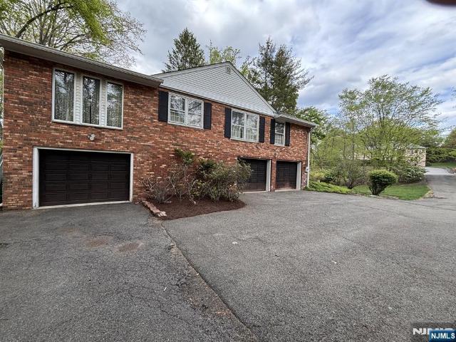 House for sale in Franklin Lakes, New Jersey