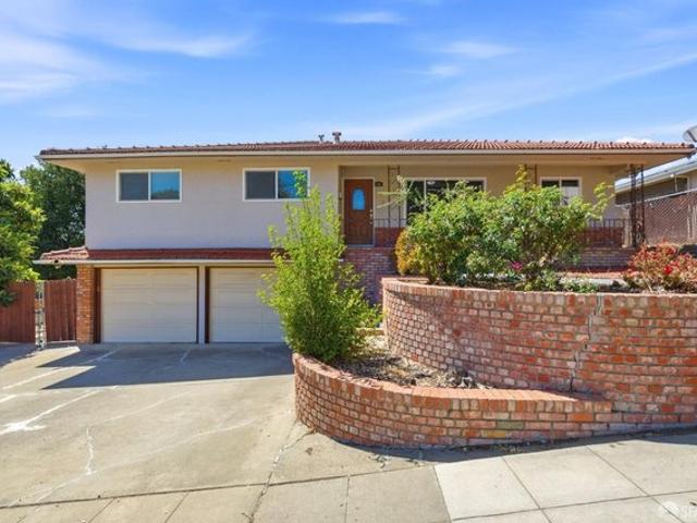 House for sale in Hayward, California
