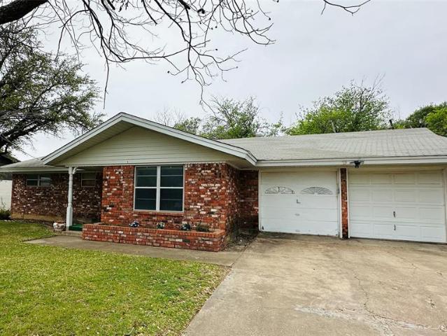 House for sale in Benbrook, Texas